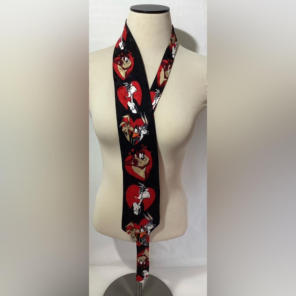 Daffy Duck Looney Tunes Mania 100% Silk Hand made Tie